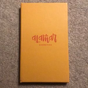 Alamar cosmetics Vol. 1 eyeshadow palette